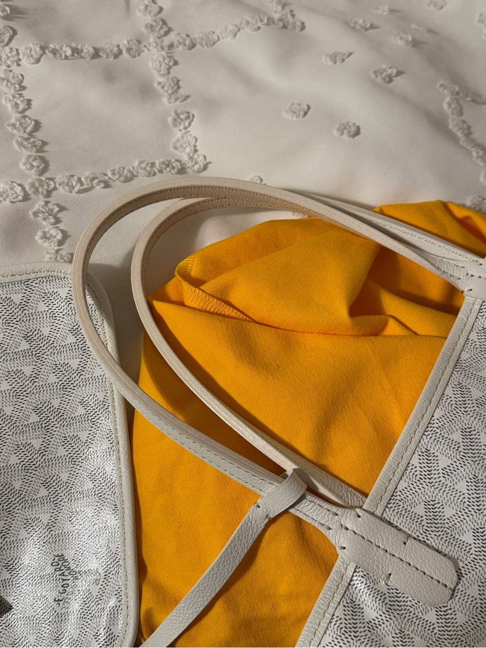 Goyard Saint Louis PM Tote in White - Picture 5 of 6